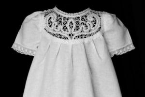 Крестильное платье крючком для девочки со схемами и описанием Вязание крючком платьице для девочки на крещение