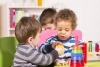 Нужно ли отдавать ребенка в детский садик: все “за и против” – мнение психологов